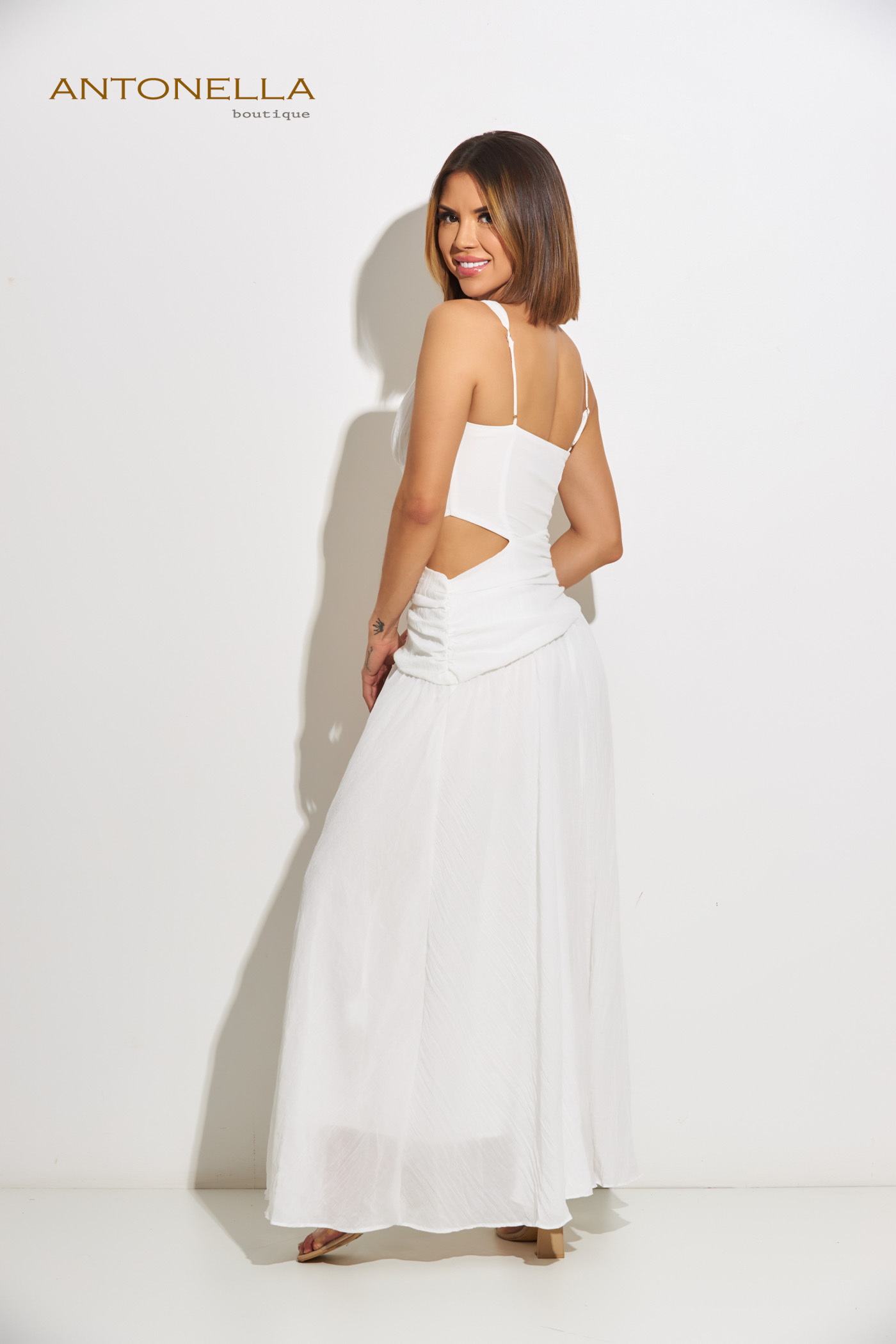 Vestido Midi Blanco Con Abertura En La Cintura – foto 5