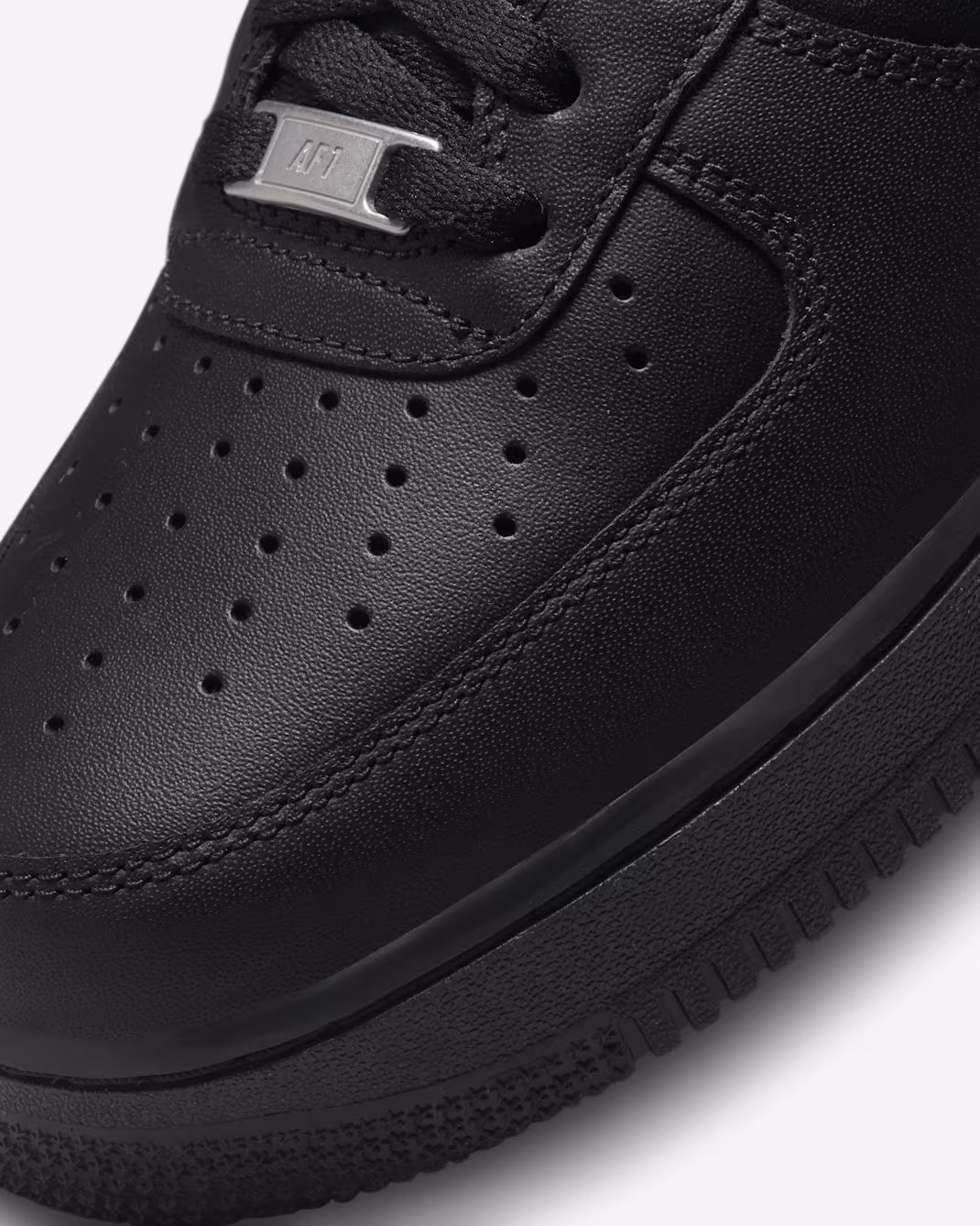 TENIS MASCULINO NIKE AIR FORCE 1 07 LE – foto 4