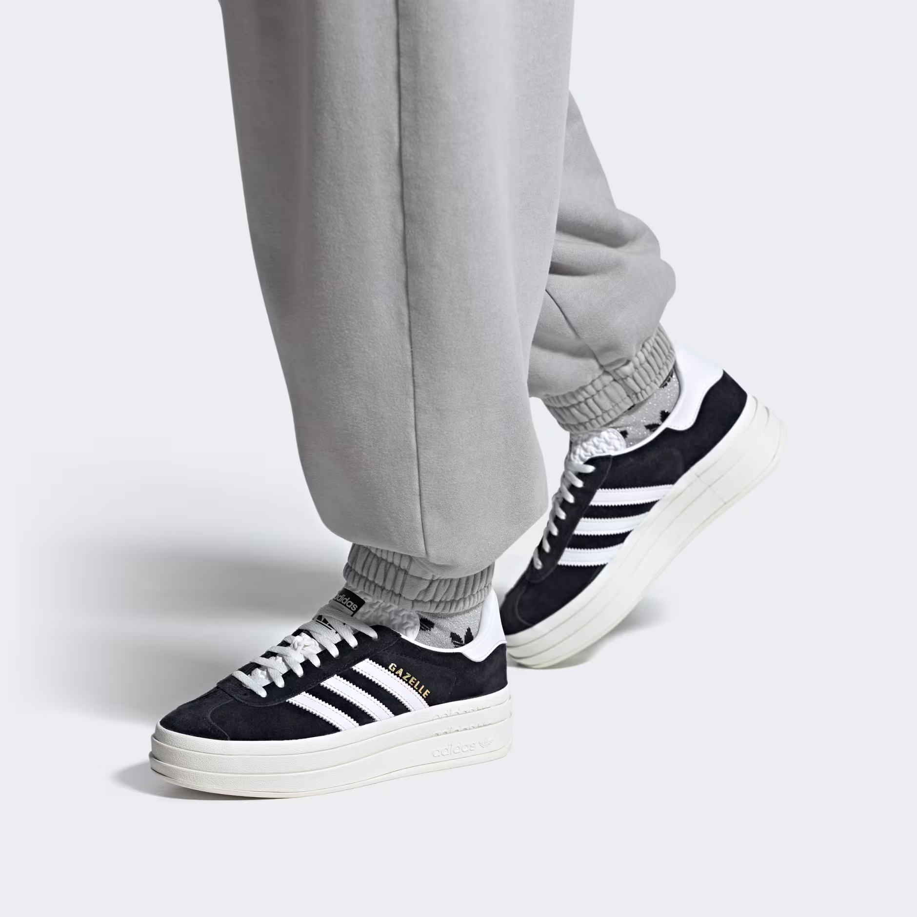 TENIS FEMENINO ADIDAS GAZELLE BOLD – foto 3