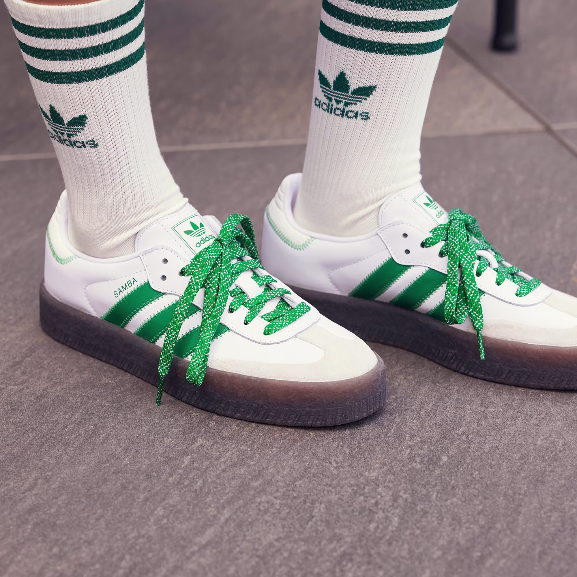 TENIS FEMENINO ADIDAS SAMBAE – foto 2