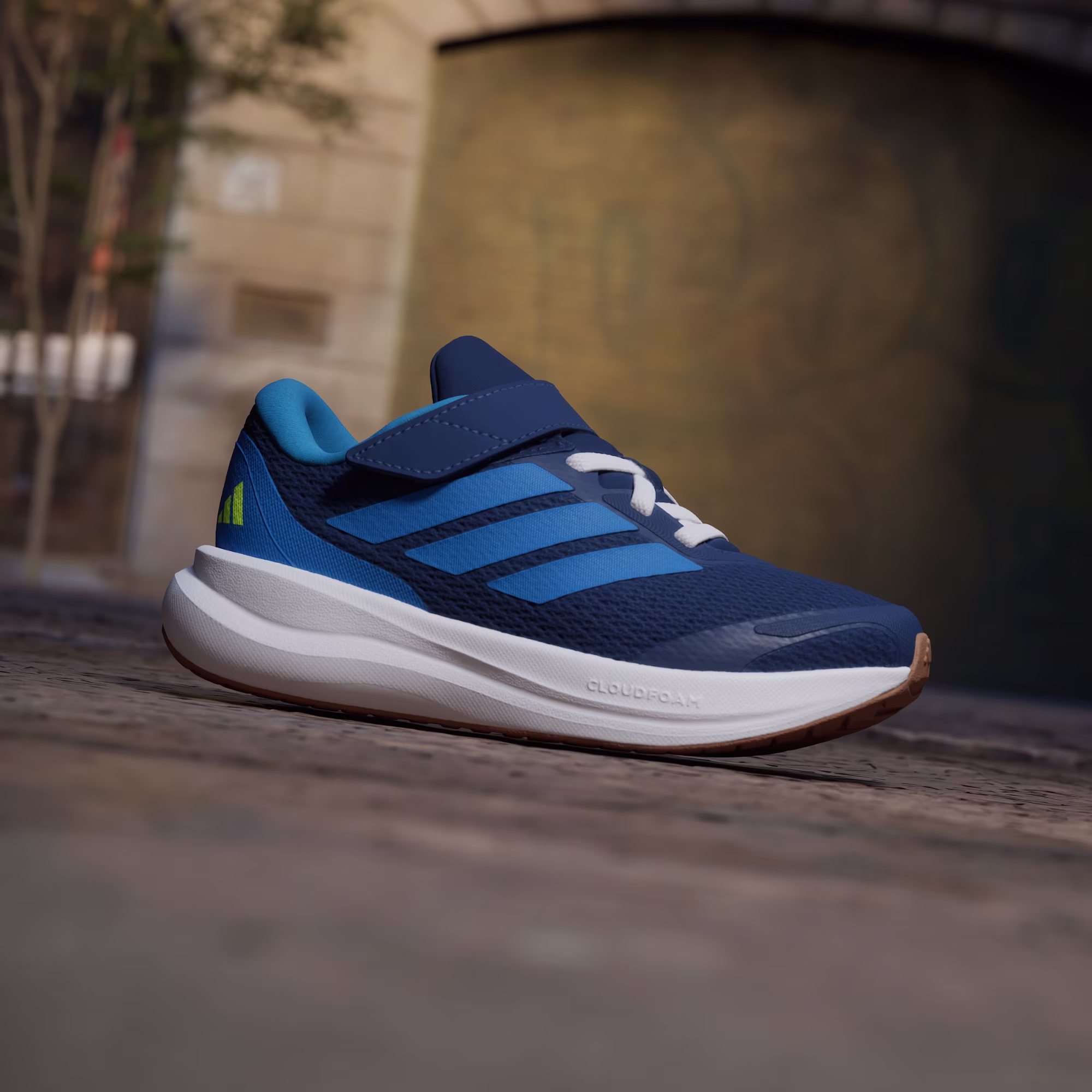 TENIS NIÑO(A) ADIDAS RUNFALCON 6 – foto 2