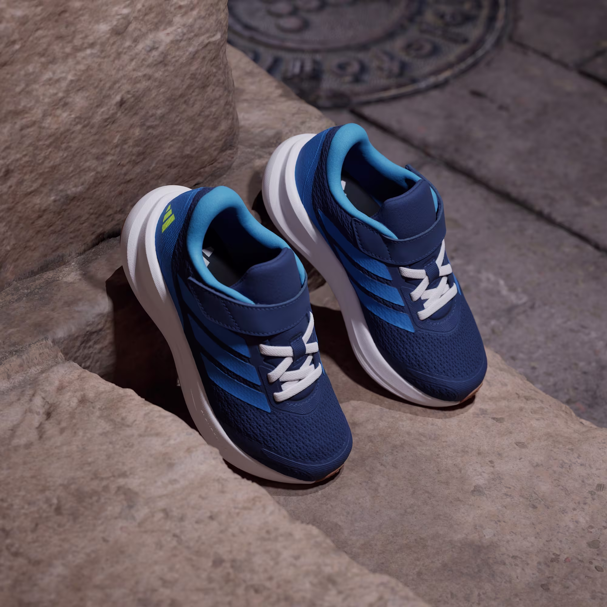 TENIS NIÑO(A) ADIDAS RUNFALCON 6 – foto 4