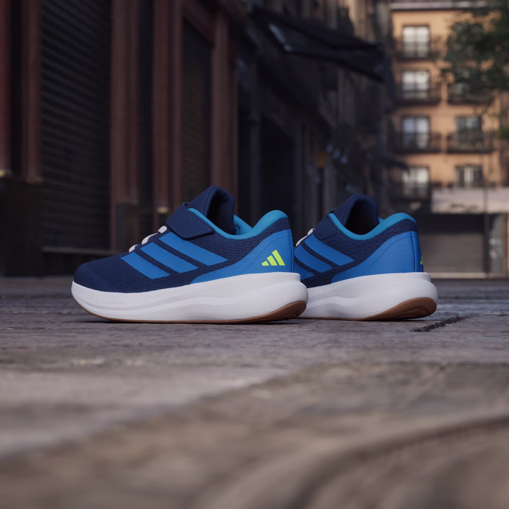 TENIS NIÑO(A) ADIDAS RUNFALCON 6 – foto 5