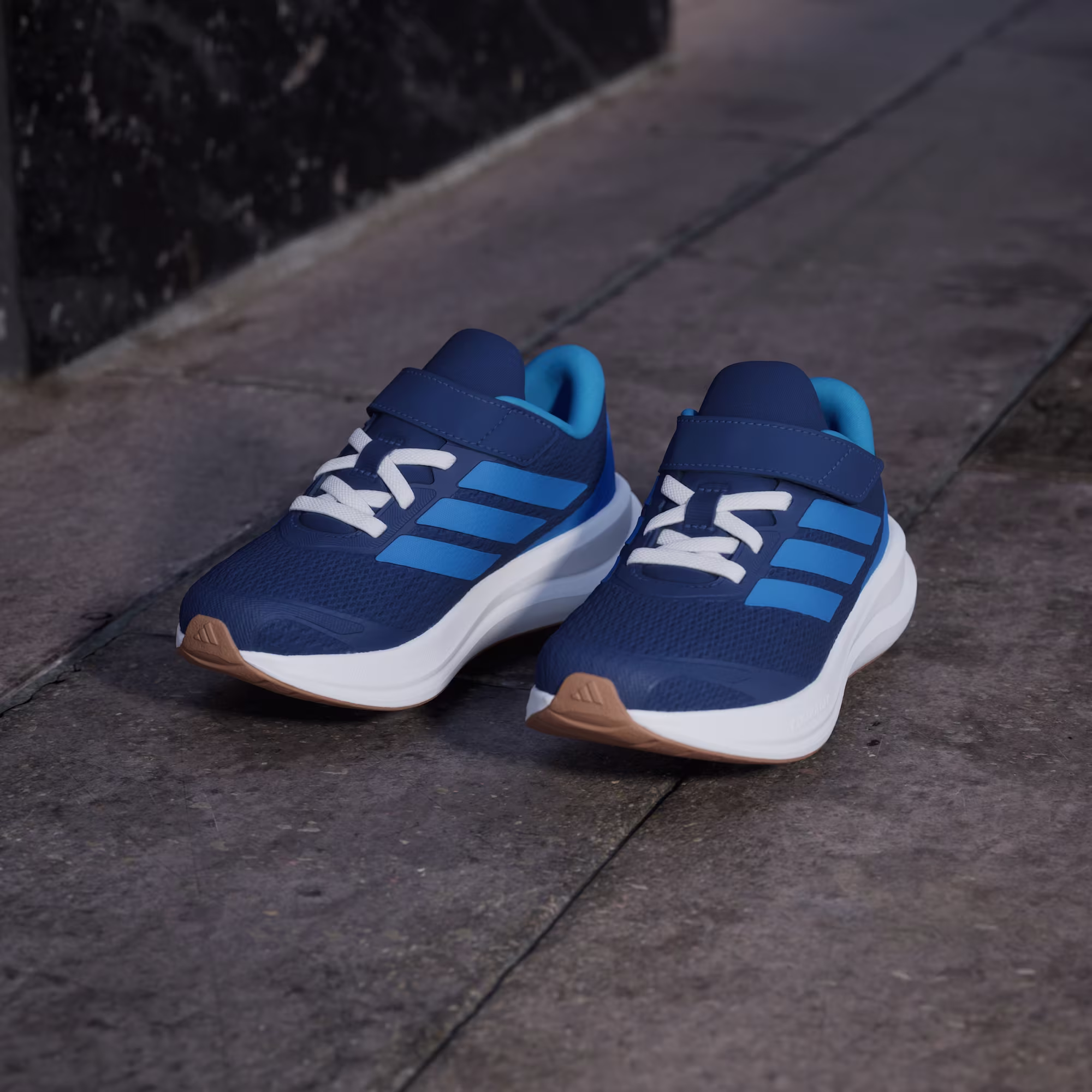TENIS NIÑO(A) ADIDAS RUNFALCON 6 – foto 7