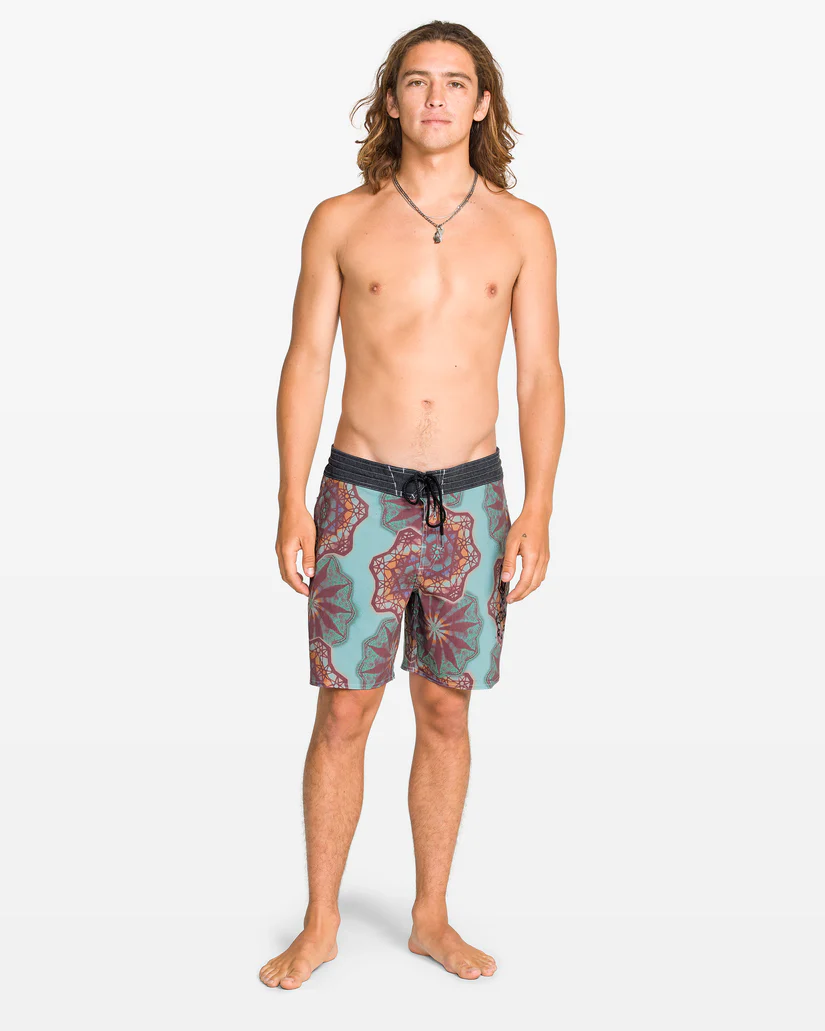 SHORT MASCULINO VOLCOM STAR SHIELDS FA PCS STONEY 18 – foto 4