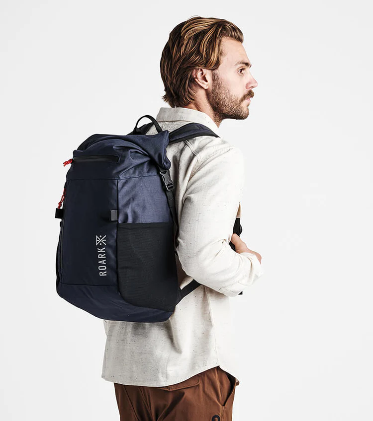 MALETIN MASCULINO ROARK PASSENGER 27L 2.0