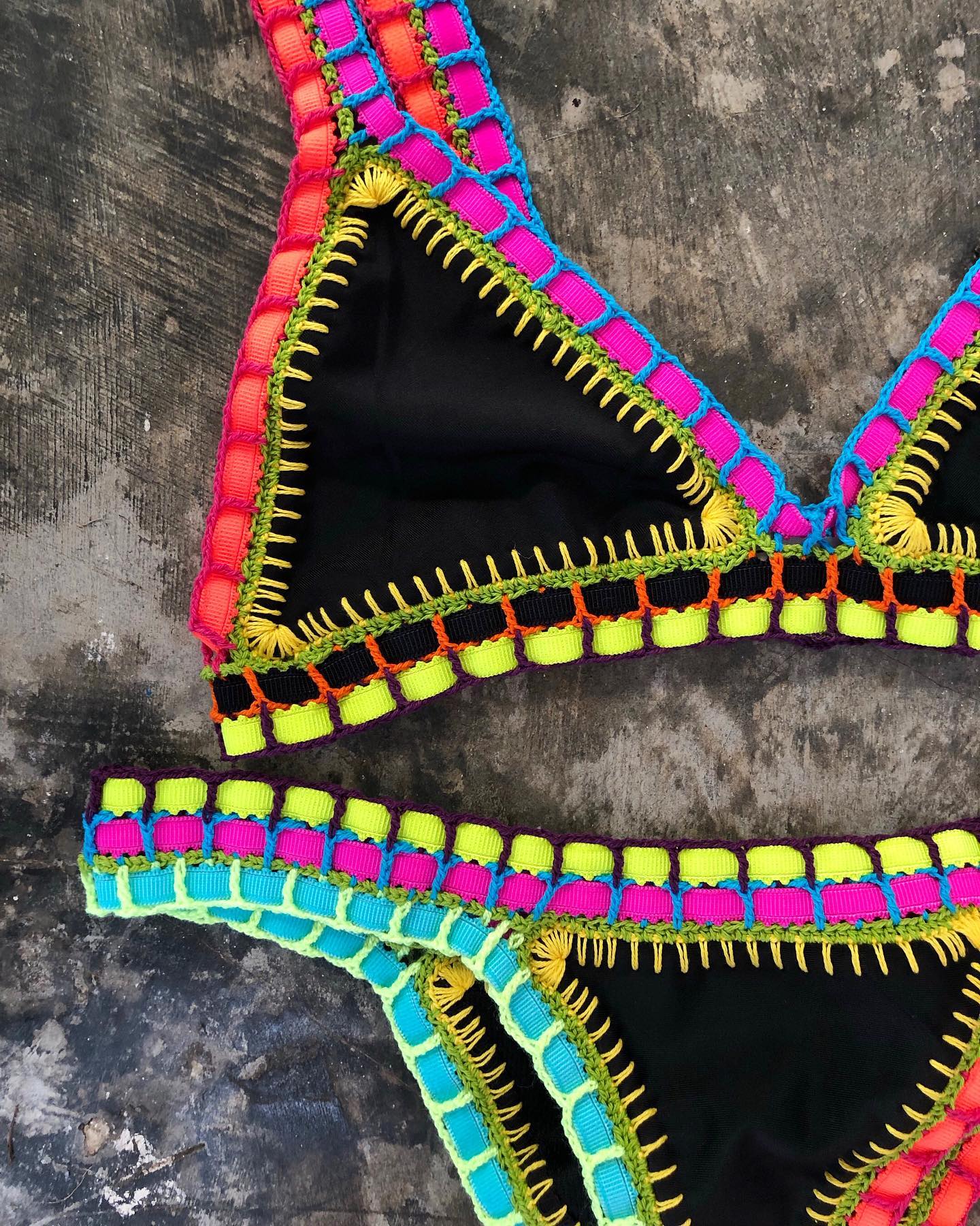Black Neon – foto 2