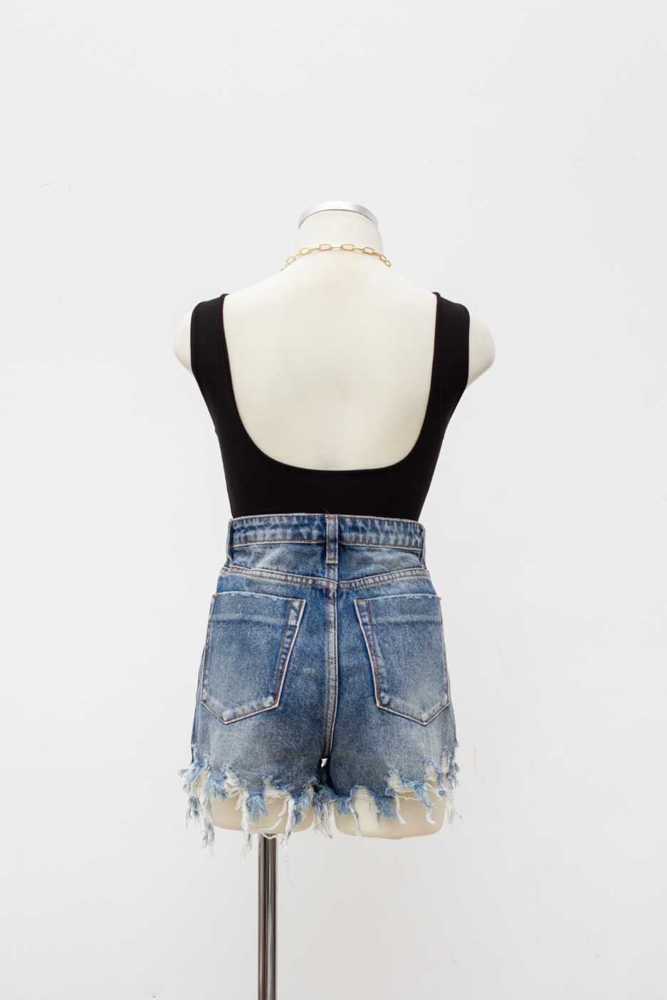 Blusa Sagrada Deep Scoop Crop Onyx – foto 2