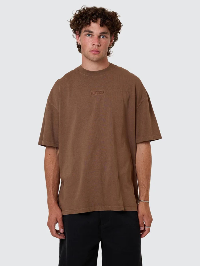 Camiseta Thrills Superior Box Fit Oversize Trader Brown – foto 1