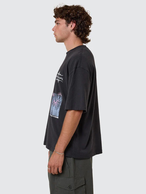 Camiseta Thrills Transmission Box Oversize Cropped Washed Black – foto 4