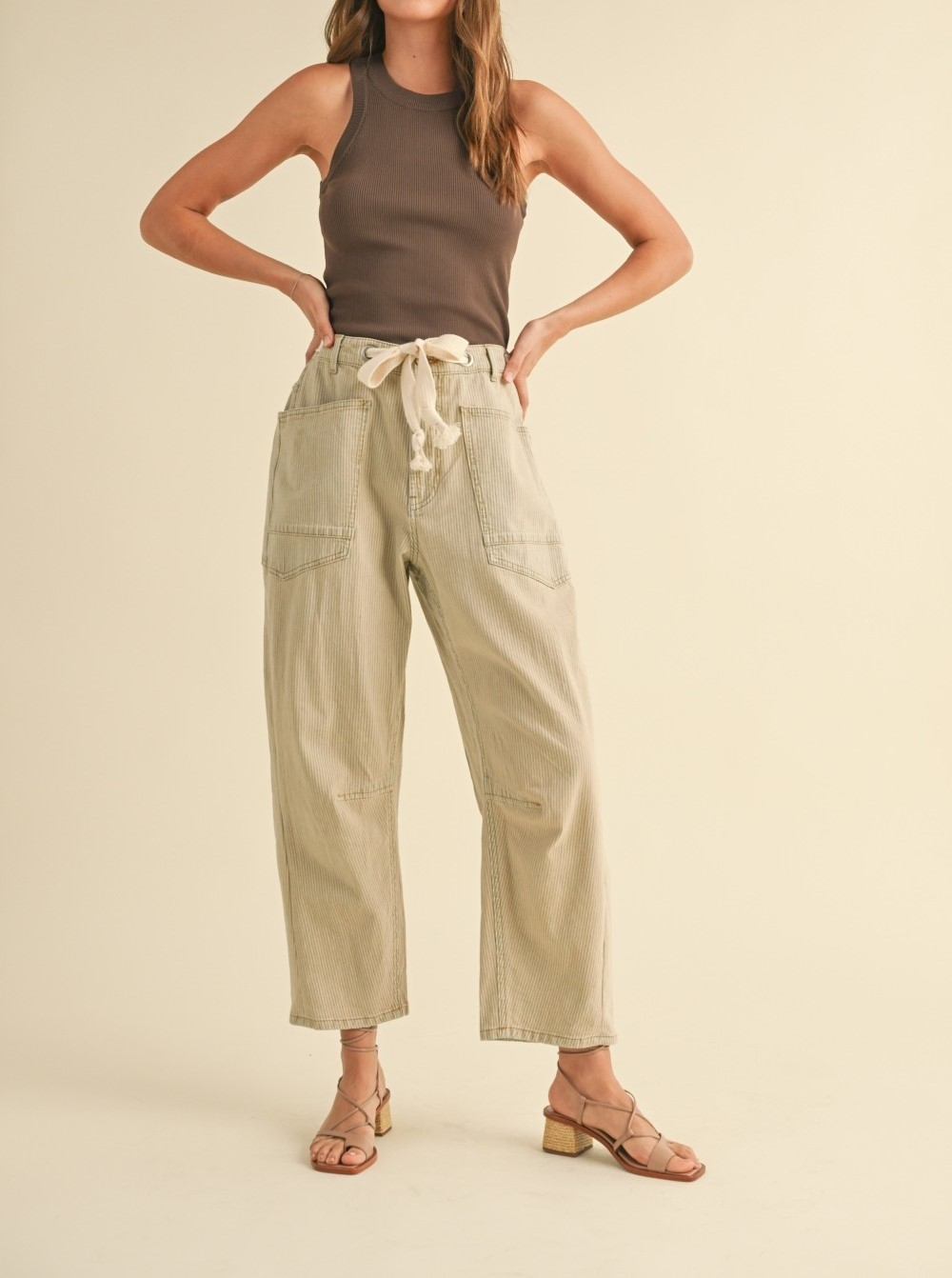 Blusa Classic Ribbed Halter Coffee – foto 4