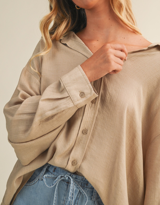 Blusa Crinkled Button Down Taupe – foto 5