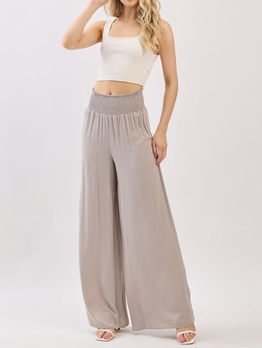 Pantalon Wide Leg Smocked Waist Cement