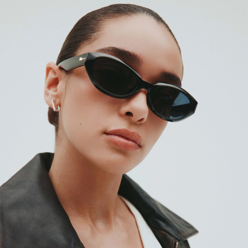 Lentes Le Specs Le Bijou Black / Smoke Mono – foto 4