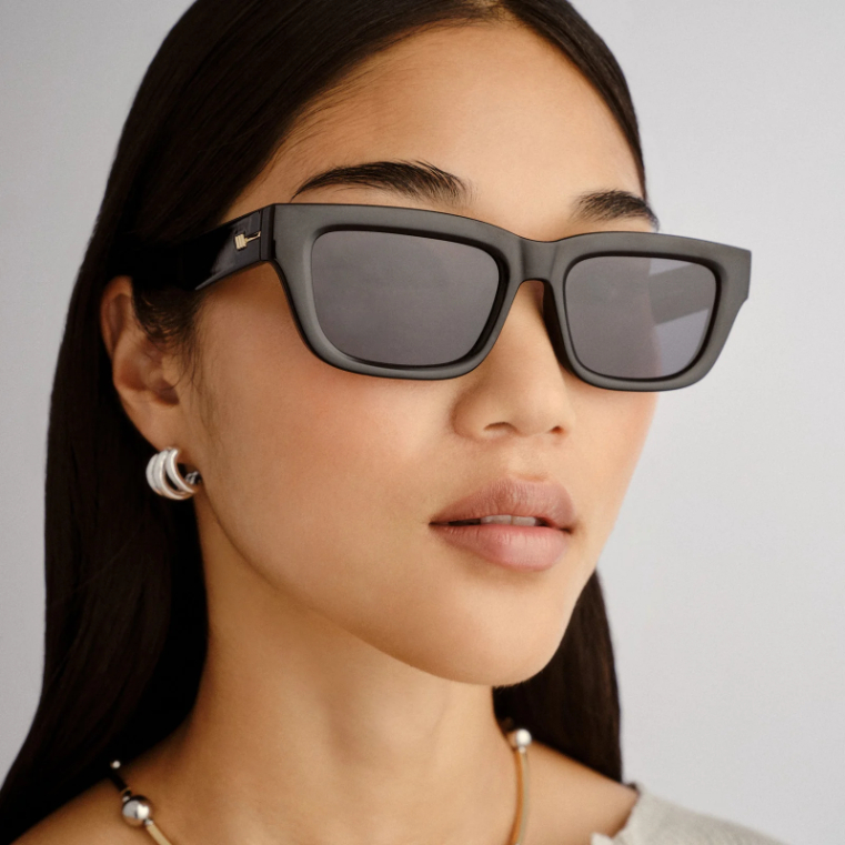 Lentes Le Specs Le Castle Black / Smoke Mono Polarized – foto 4
