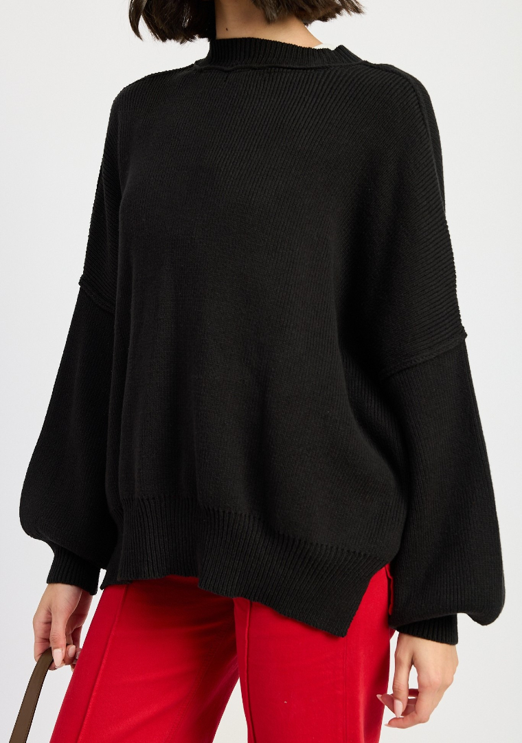 Sweater Over Fitted Black