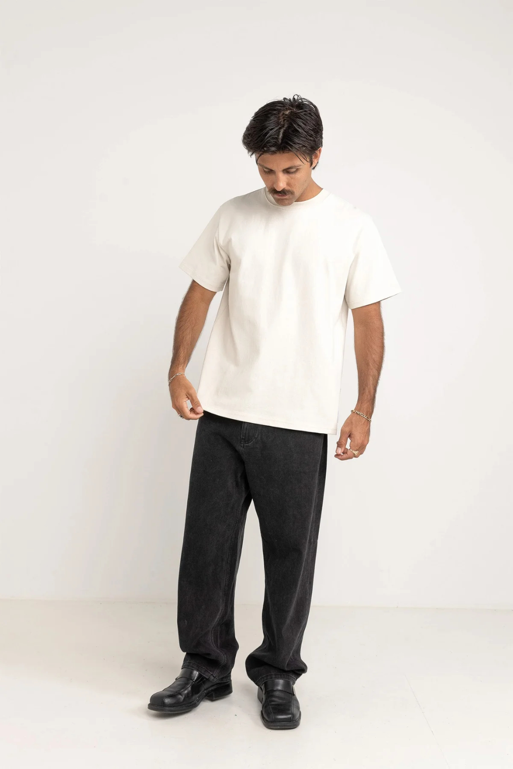 Camiseta Rhythm Assembly Vintage Ecru – foto 3